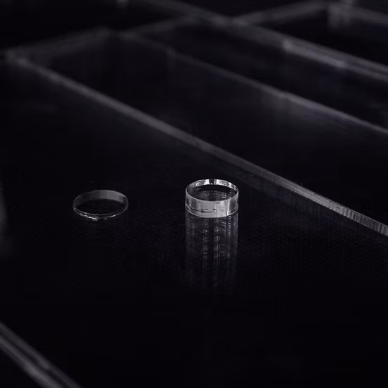 Оптовая продажа, прозрачная магнитная штабелируемая съемная акриловая коробка для демонстрации обуви Nike с крышкой